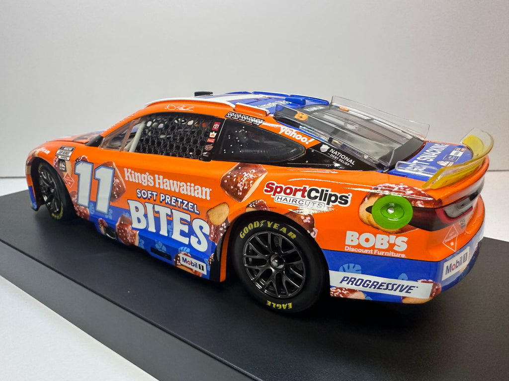 2025 Denny Hamlin #11 King’s Hawaiian Soft Pretzel Bites Lionel NASCAR Diecast 1:24