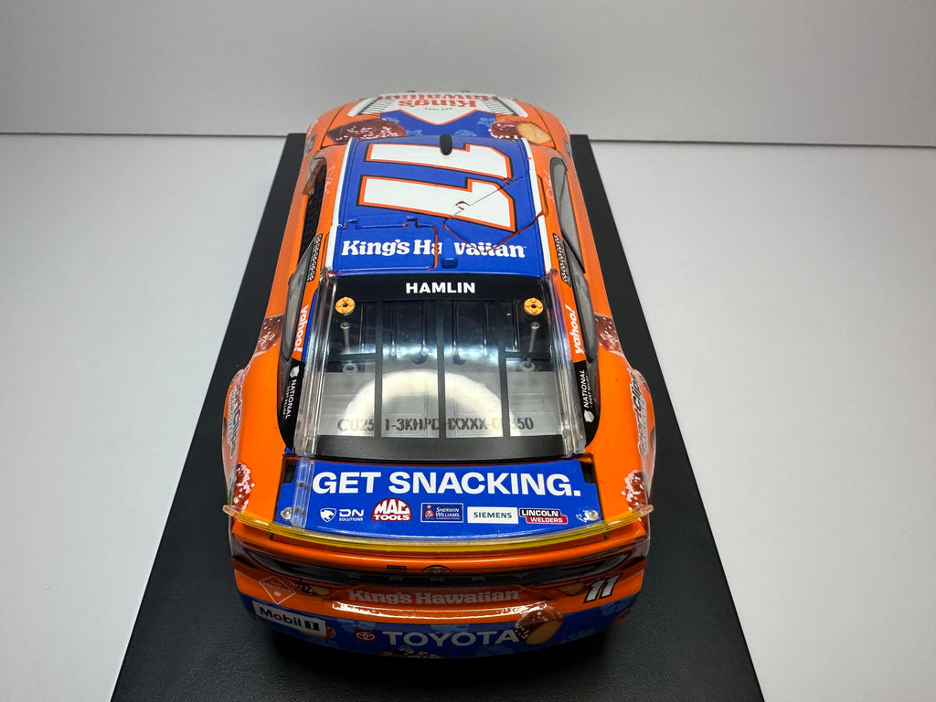 2025 Denny Hamlin #11 King’s Hawaiian Soft Pretzel Bites Lionel NASCAR Diecast 1:24
