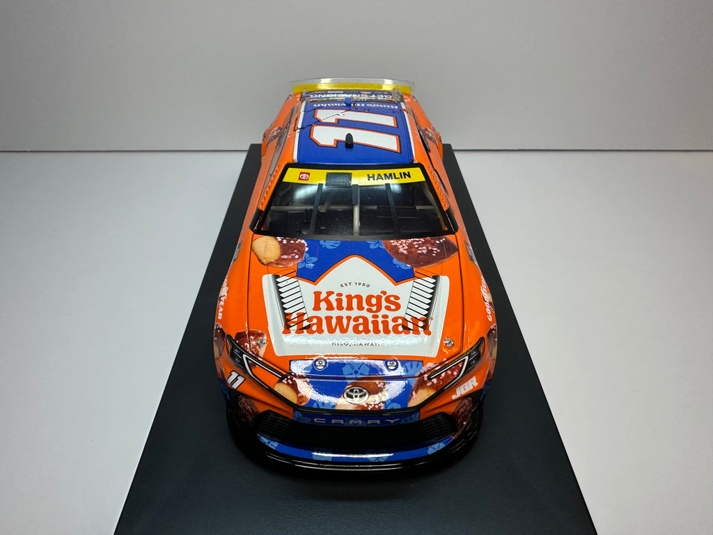 2025 Denny Hamlin #11 King’s Hawaiian Soft Pretzel Bites Lionel NASCAR Diecast 1:24