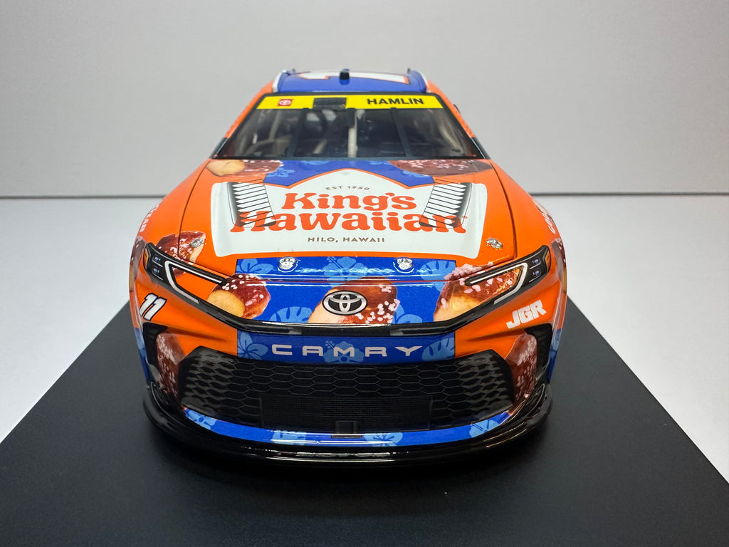 2025 Denny Hamlin #11 King’s Hawaiian Soft Pretzel Bites Lionel NASCAR Diecast 1:24